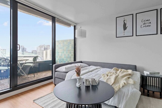 Chic Apartment by Southern Cross, Free Parking