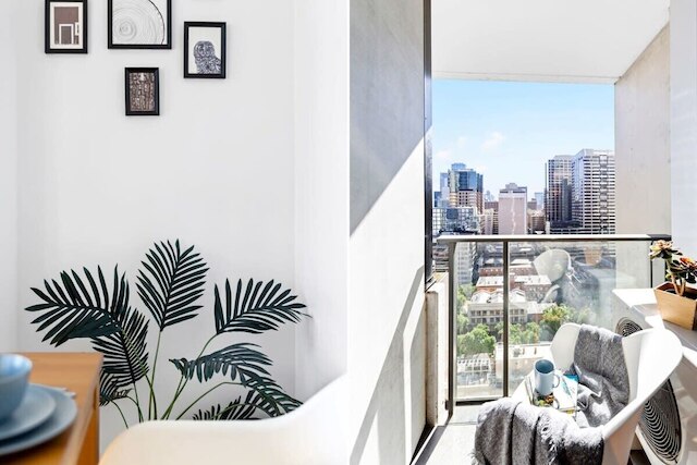 Spacious Southern Cross Stay, Cozy & Central Home