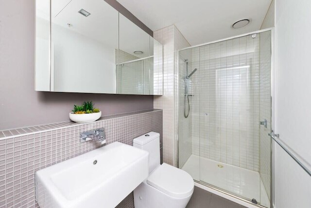 A Modern CBD Apt Right Next to Southern Cross