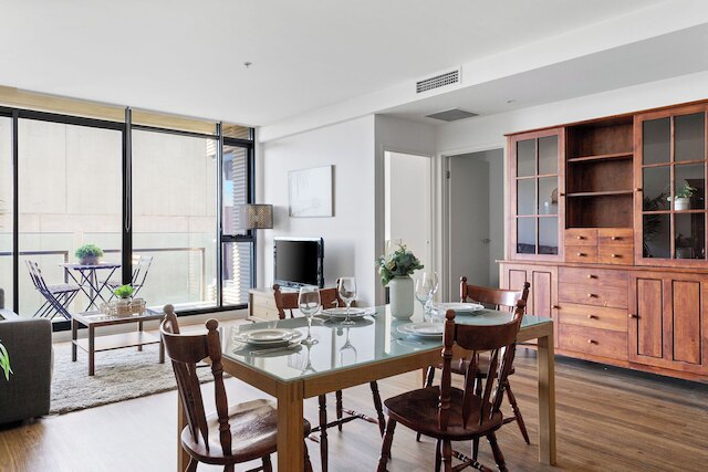 ア シック 2ベッドルーム アパートメント ニア メルボルン ユニ, フリー パーキング