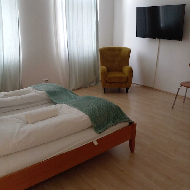 Modern 2BR Apt Long Stay Near Station