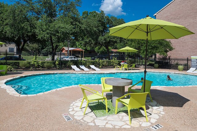 Landing Apartments - Austin near Windsor Park