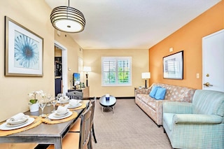 ピースフル 1 キング ベッドルーム アパートメント ウィズ ホットタブ & プール