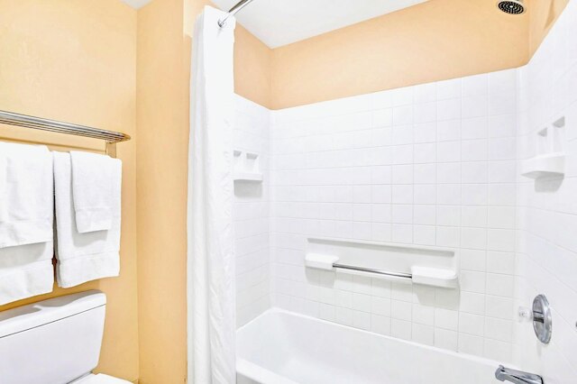 ピースフル 1 キング ベッドルーム アパートメント ウィズ ホットタブ & プール