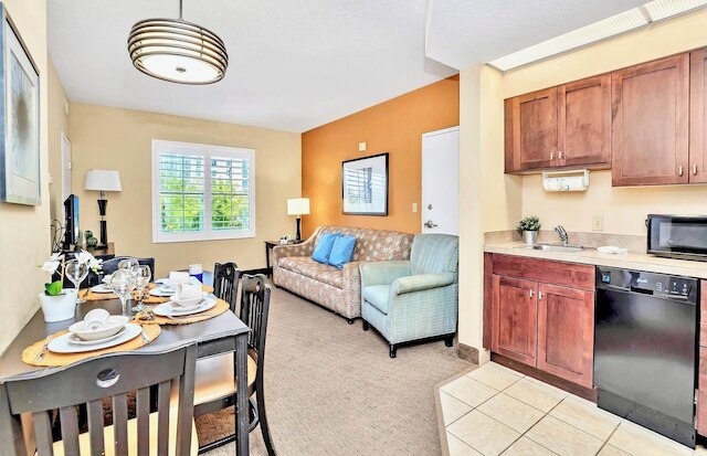 ピースフル 1 キング ベッドルーム アパートメント ウィズ ホットタブ & プール