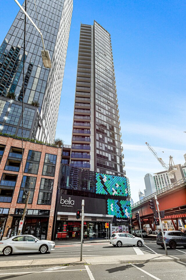 プリスティン 2ベッド ユニット ウィズ ビューティフル シティ ランドスケープ