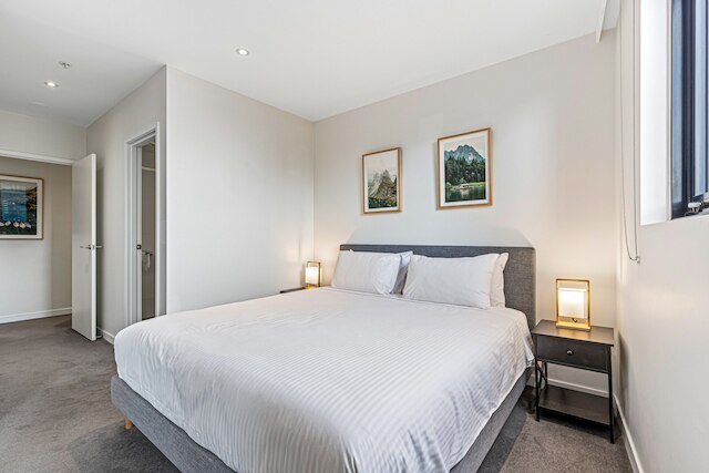 プリスティン 2ベッド ユニット ウィズ ビューティフル シティ ランドスケープ