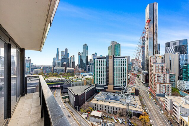 プリスティン 2ベッド ユニット ウィズ ビューティフル シティ ランドスケープ