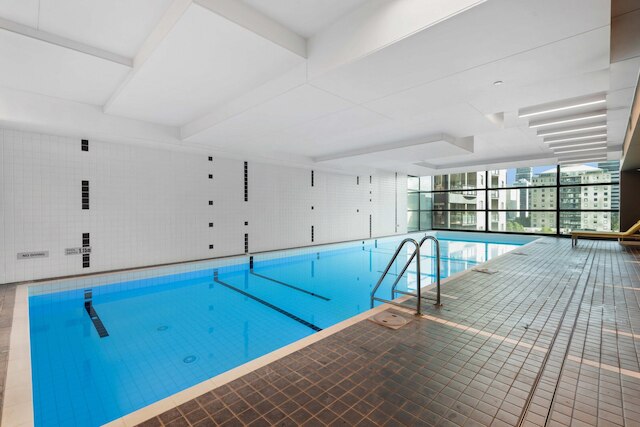 シック アパートメント イン メルボルンズ ハート