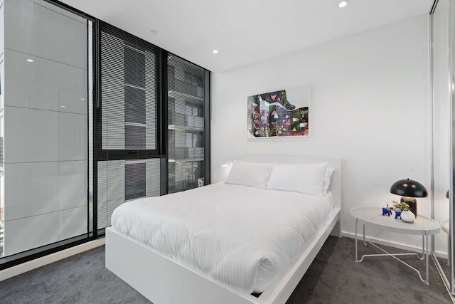 シック アパートメント イン メルボルンズ ハート