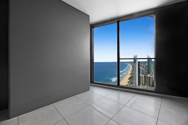 オーシャンフロント 2ベッド ウィズ スペクタキュラー ビュー プール & ジム