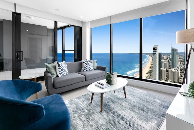 オーシャンフロント 2ベッド ウィズ スペクタキュラー ビュー プール & ジム