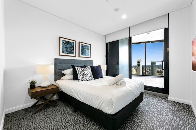 オーシャンフロント 2ベッド ウィズ スペクタキュラー ビュー プール & ジム