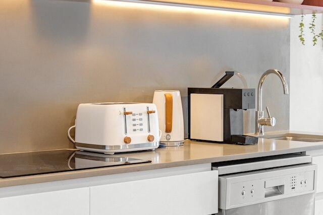 スタイリッシュ ウエストエンド ステイ ウィズ ルーフトッププール & BBQ