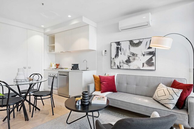 チャーミング 1ベッド アパートメント ウィズ ア バルコニー