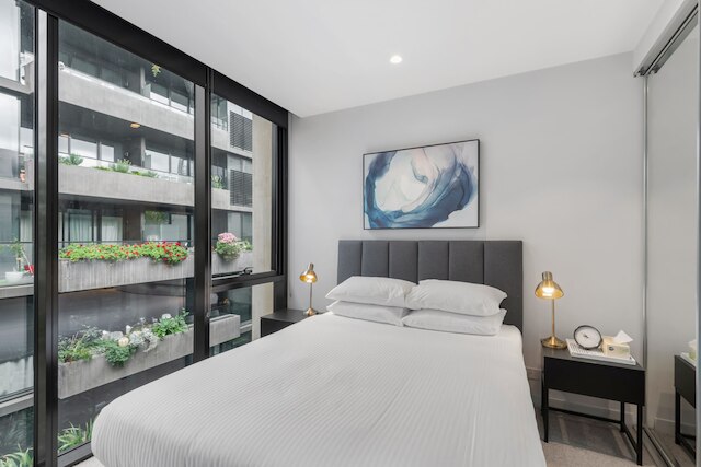 チャーミング 1ベッド アパートメント ウィズ ア バルコニー