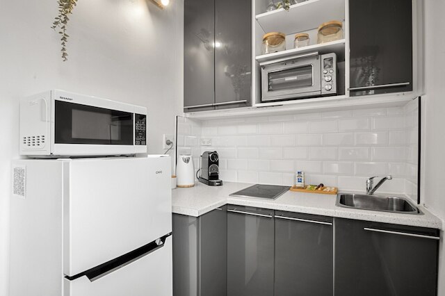 チャーミング 1 ベッド ウィズ ファイアプレース バイ ザ ビーチ