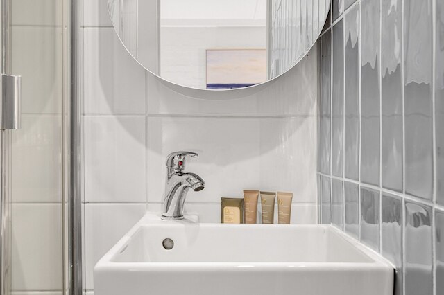 チャーミング 1 ベッド ウィズ ファイアプレース バイ ザ ビーチ