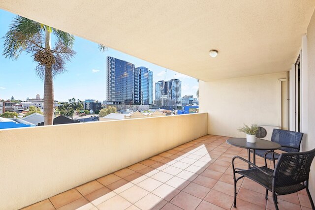 インナーシティ 1 ベッド ウィズ プール & スパ