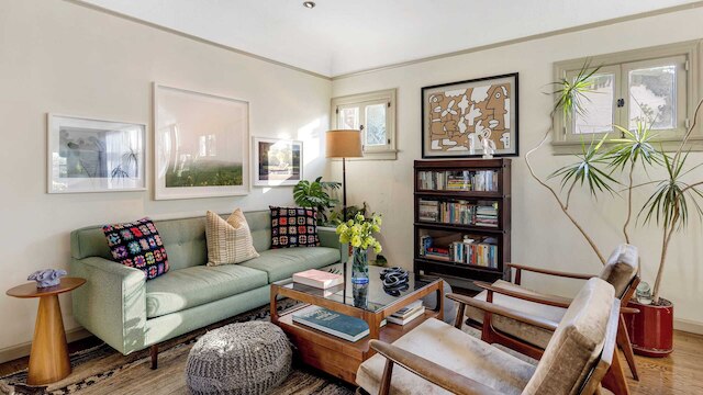 スパニッシュ リバイバル チャーム イン シルバーレイク ウィズ パティオ, BBQ & ウォーカブル ロケーション マルトマン マナー バイ アヴァンステイ