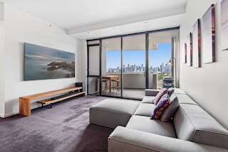 2 ベッド, 500m フロム ザ ビーチ ウィズ プール, ジム & サウナ