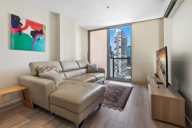 モダン シティ コンビニエンス ウィズ グレートアメニティーズ