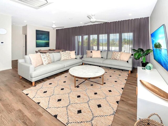 ケアンズ ノース 4ベッド ウィズ アウトドアダイニング & プール