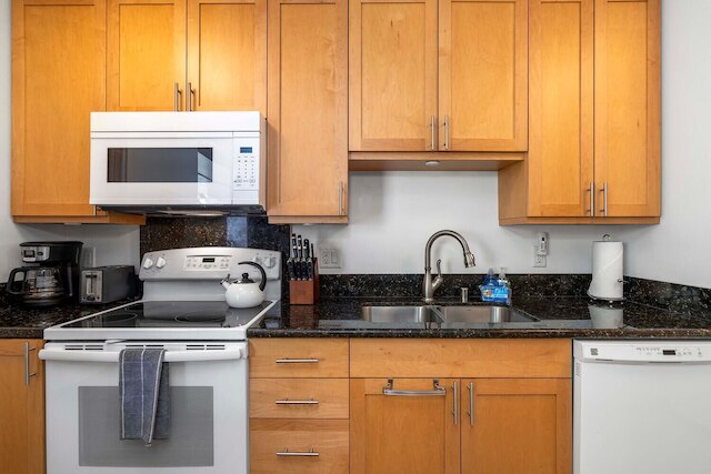 グレートロケーション エアコン & WiFi コンシェルジュ インクルーデッド！