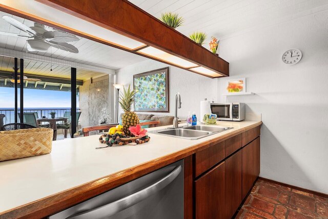 オーシャンフロント デラックス トップフロア エアコン コンシェルジュ インクルーデッド - Vrkcv