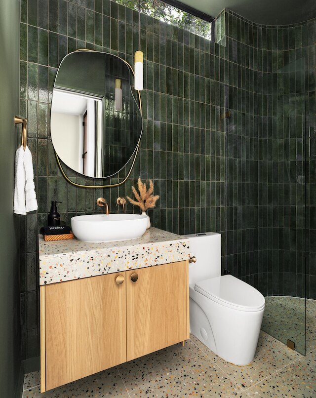 イーストサイド ラックス グループ ウィズ プール ニア ダウンタウン