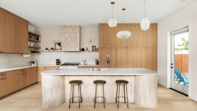 イーストサイド ラックス グループ ウィズ プール ニア ダウンタウン