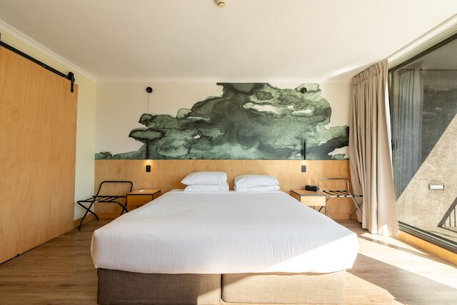 クワーキー CBD 1ベッド ウィズ プール、サウナ アンド バルコニー