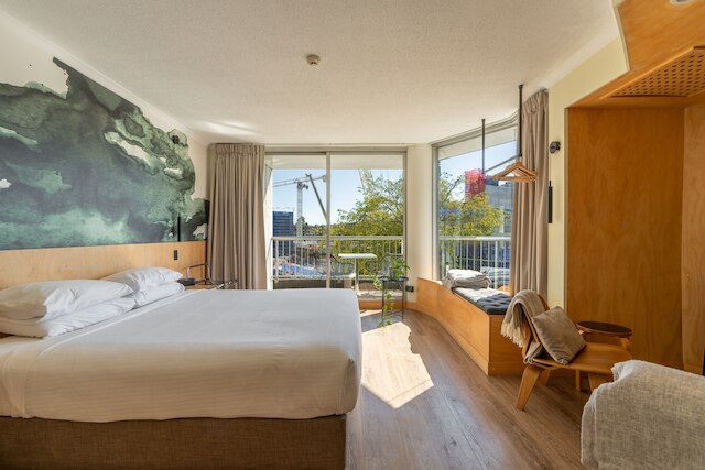 クワーキー CBD 1ベッド ウィズ プール、サウナ アンド バルコニー