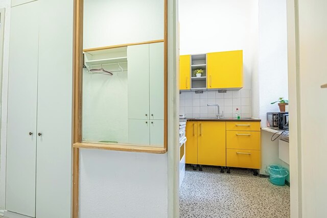 コンテンポラリー 1 ベッドルーム リビングルーム クローズ トゥ ベルヴェデーレ