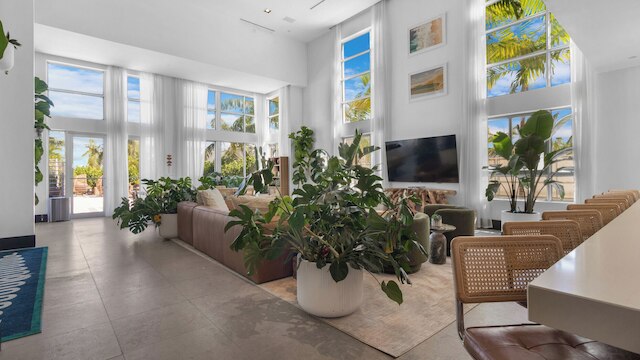 ペントハウス ウィズ プライベートプール イン サウス ビーチ