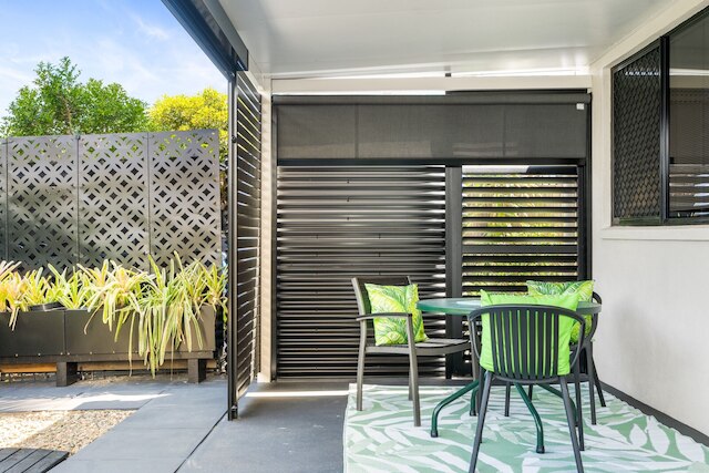 スペーシャス 1ベッド ユニット ウィズ アウトドア パティオ ダイニング