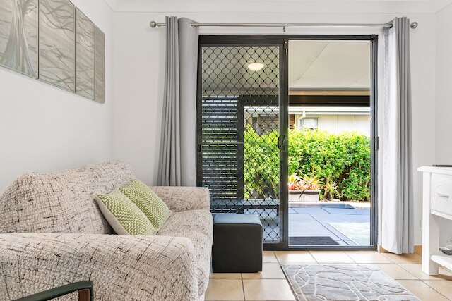 スペーシャス 1ベッド ユニット ウィズ アウトドア パティオ ダイニング