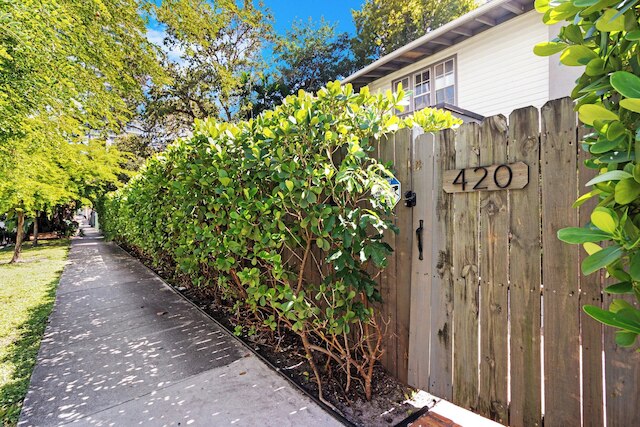 7BD Downtown Oasis Pool