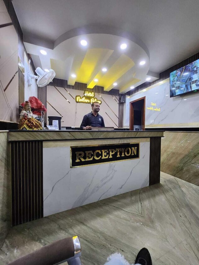 ホテル ニーラム パレス