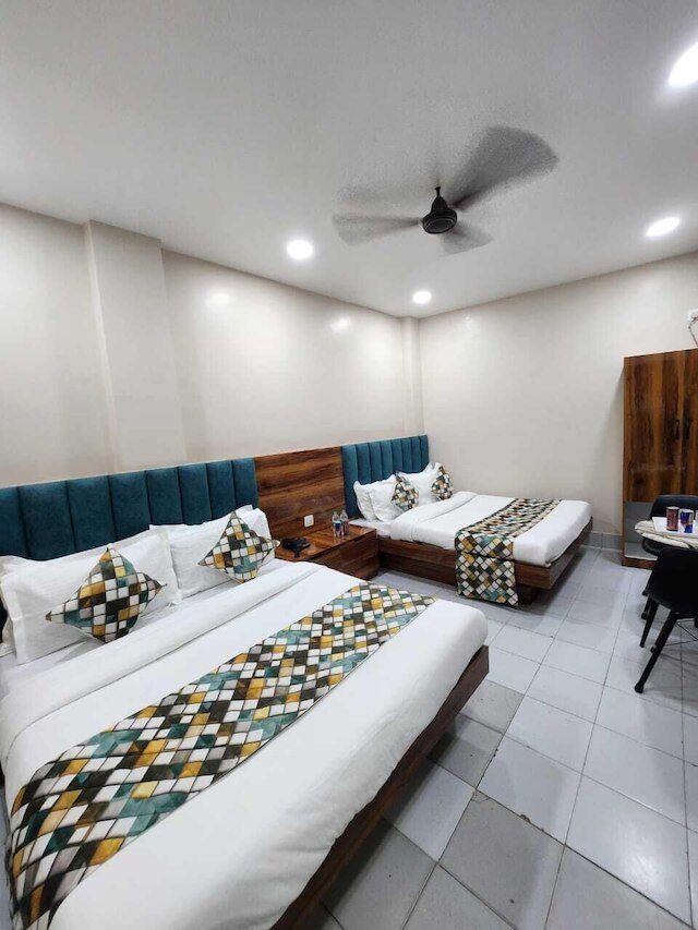 ホテル ニーラム パレス