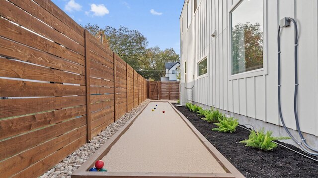 ニューリー リノベーテッド ローアレルゲン ホーム ウィズ プール & ホットタブ