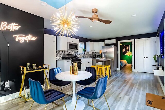 Two-home Group Retreat - 6th Street 4 Min Walk