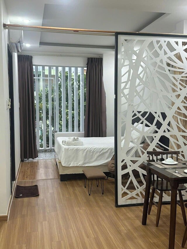 フル ハウス ホテル アンド アパートメント