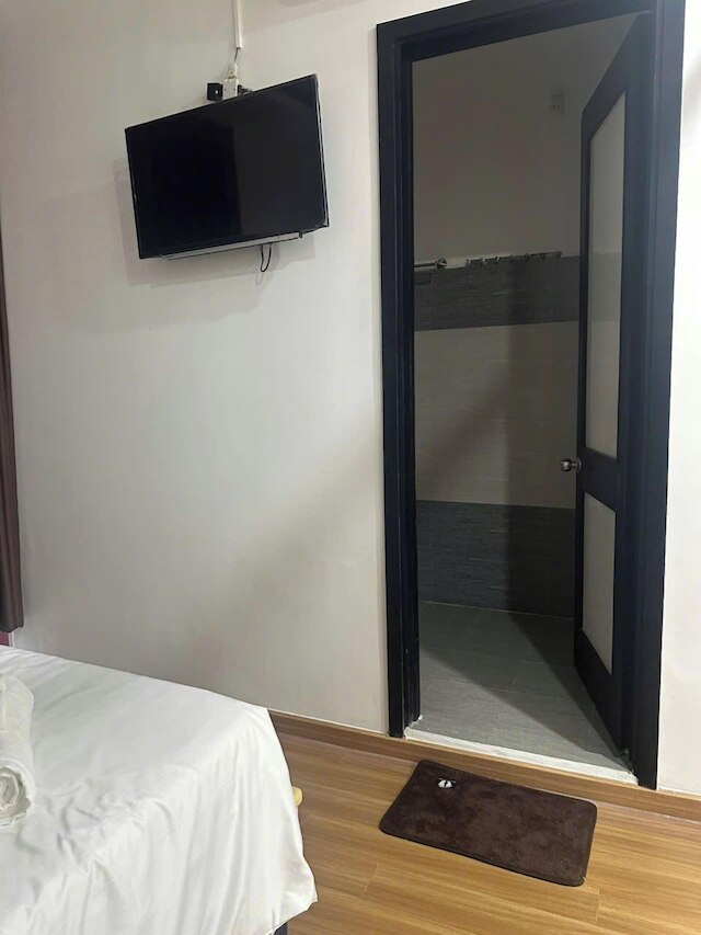 フル ハウス ホテル アンド アパートメント