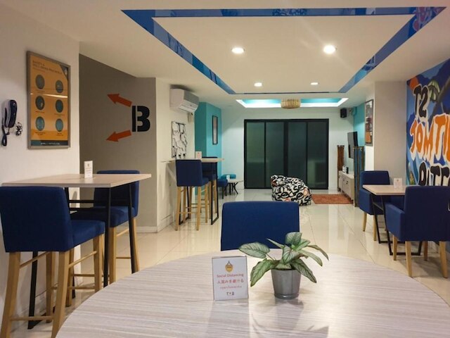 ジョムティエン ビーチ マーケット プレイス