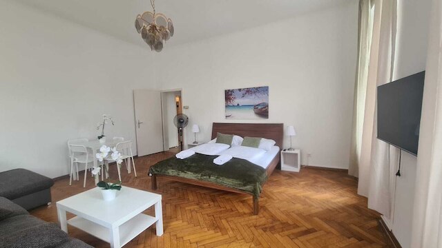 シック 3ベッドルーム ベルヴェデーレ アパートメント