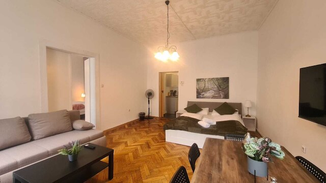 シック 3ベッドルーム ベルヴェデーレ アパートメント