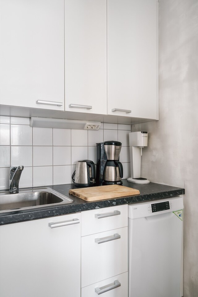 ブライト スタジオ アパートメント ウィズ プライベート バルコニー