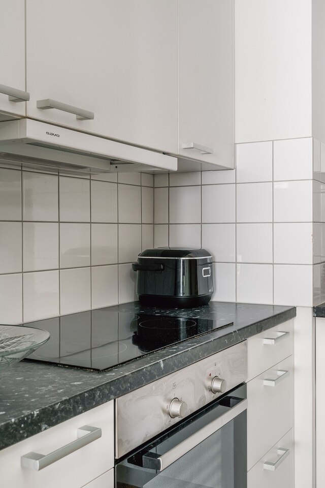 ブライト スタジオ アパートメント ウィズ プライベート バルコニー