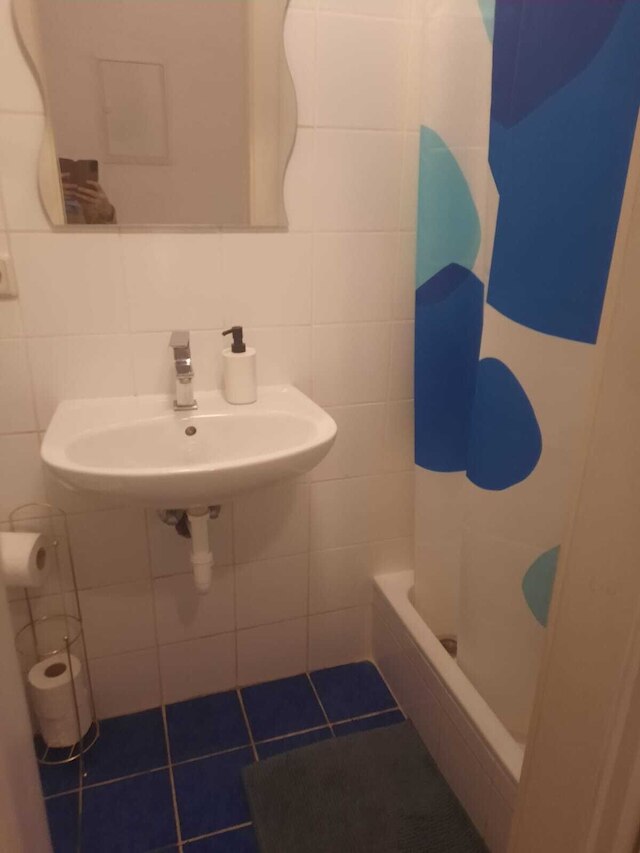 モダン 2ベッドルーム アパートメント ウェル コネクテッド